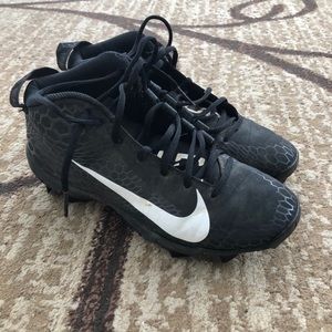 Men’s baseball cleats size 7